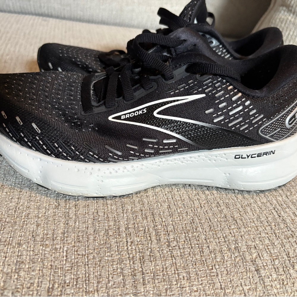 Brooks Women’s Sneakers